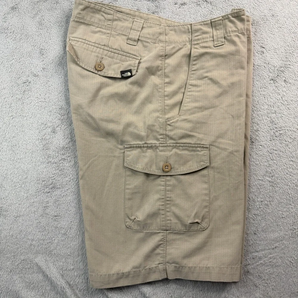 The North Face Rainier Surplus Cargo Shorts Mens 34 Tan Khaki Ripstop UPF 50